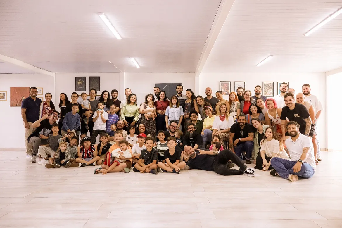 Comunidade da Igreja Farol e Esperança reunida